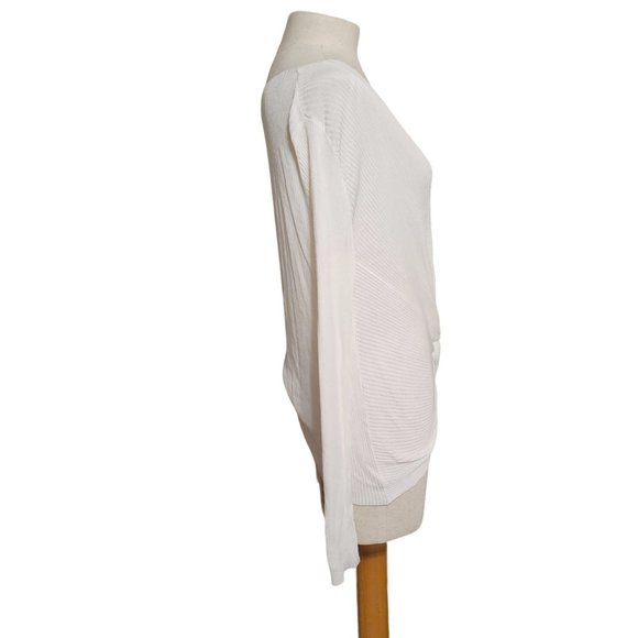 Love J Pull over Knot Front top size Small light weight Knit White - Picture 2 of 10